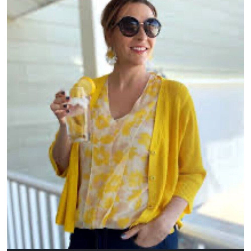 Cabi Yellow Blush Floral Front Porch Semi Sheer Sleeveless Blouse Size M New $79